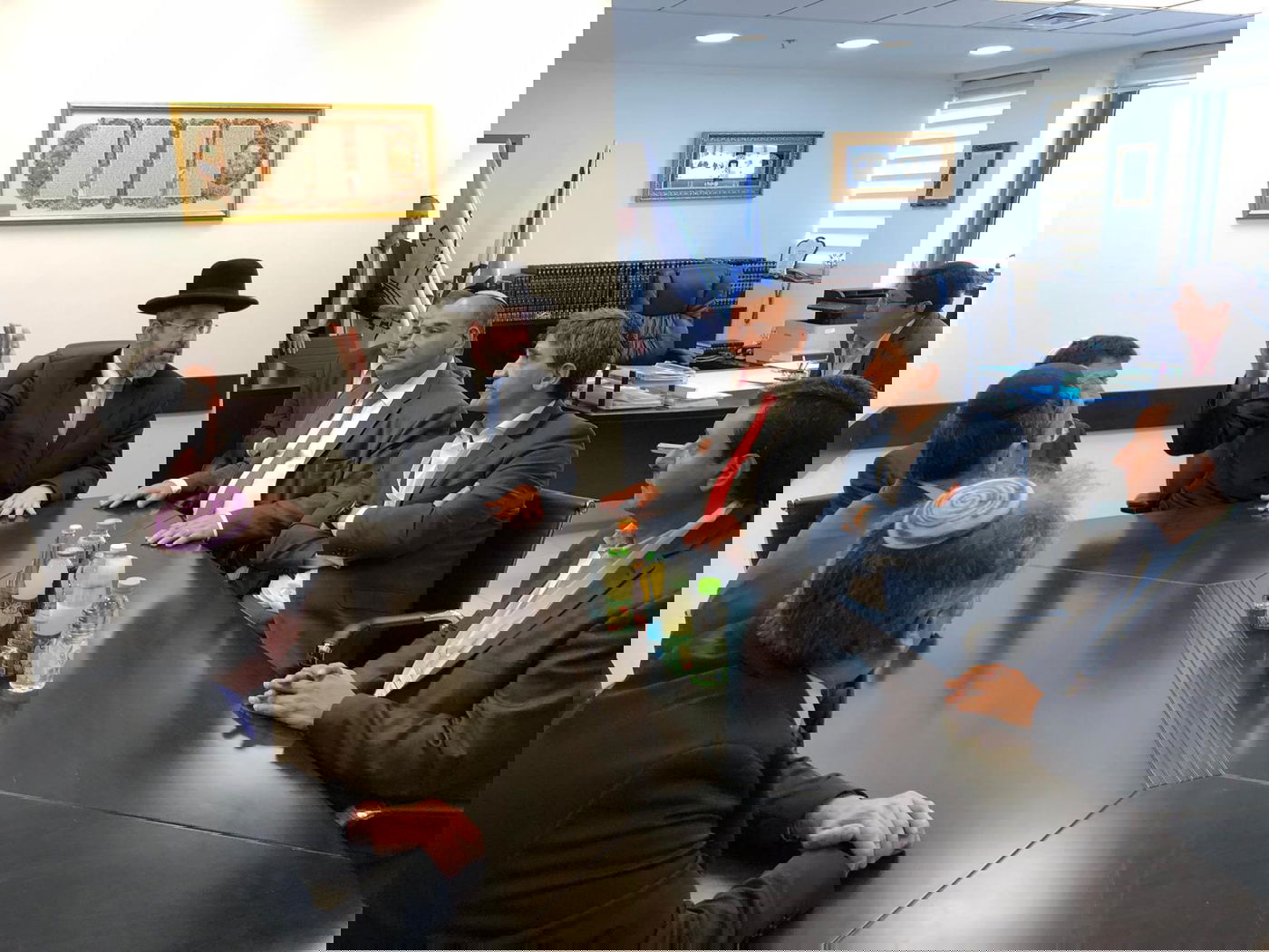 תיעוד: מושל טוקומן בלשכת הרב הראשי