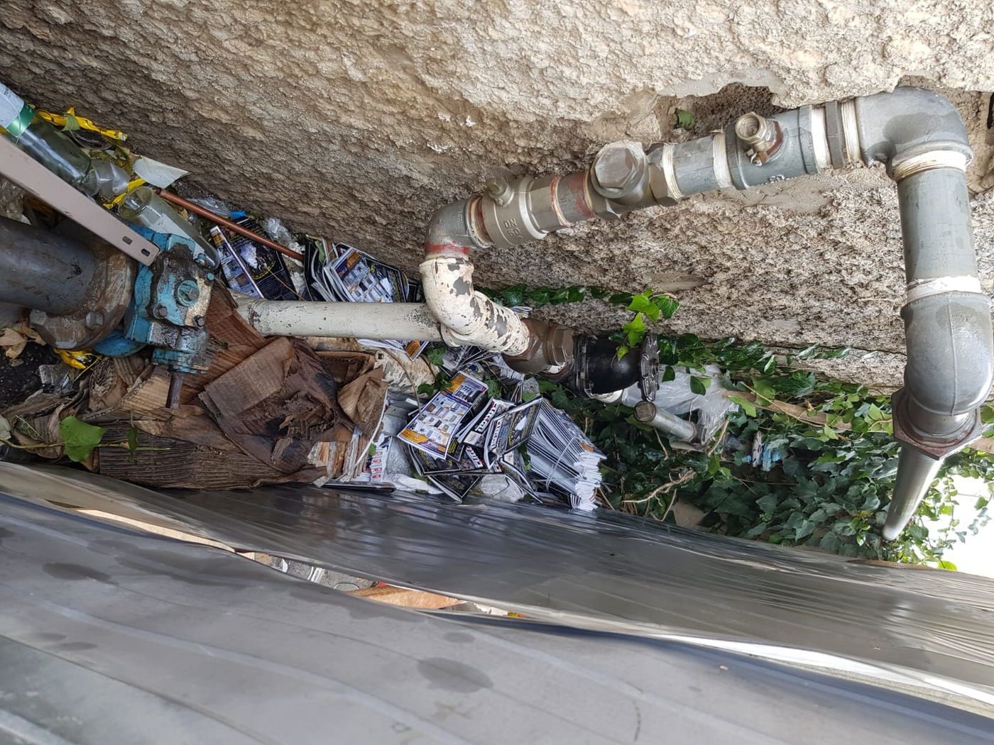 חומרי ההסברה הושחתו