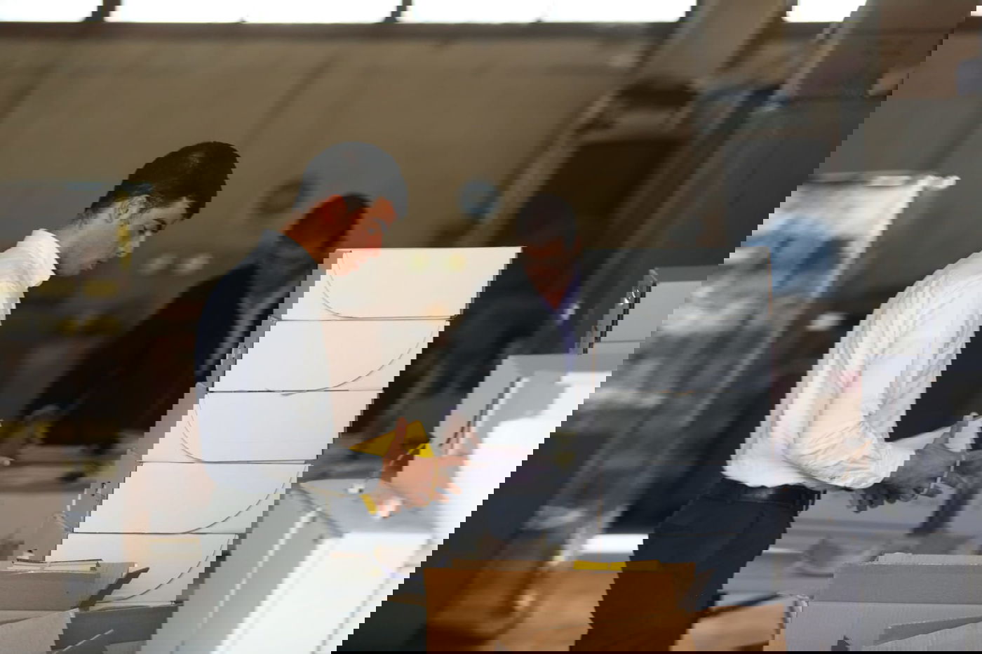 ברקוביץ או ליאון? כך נערכים בעירייה לבחירות