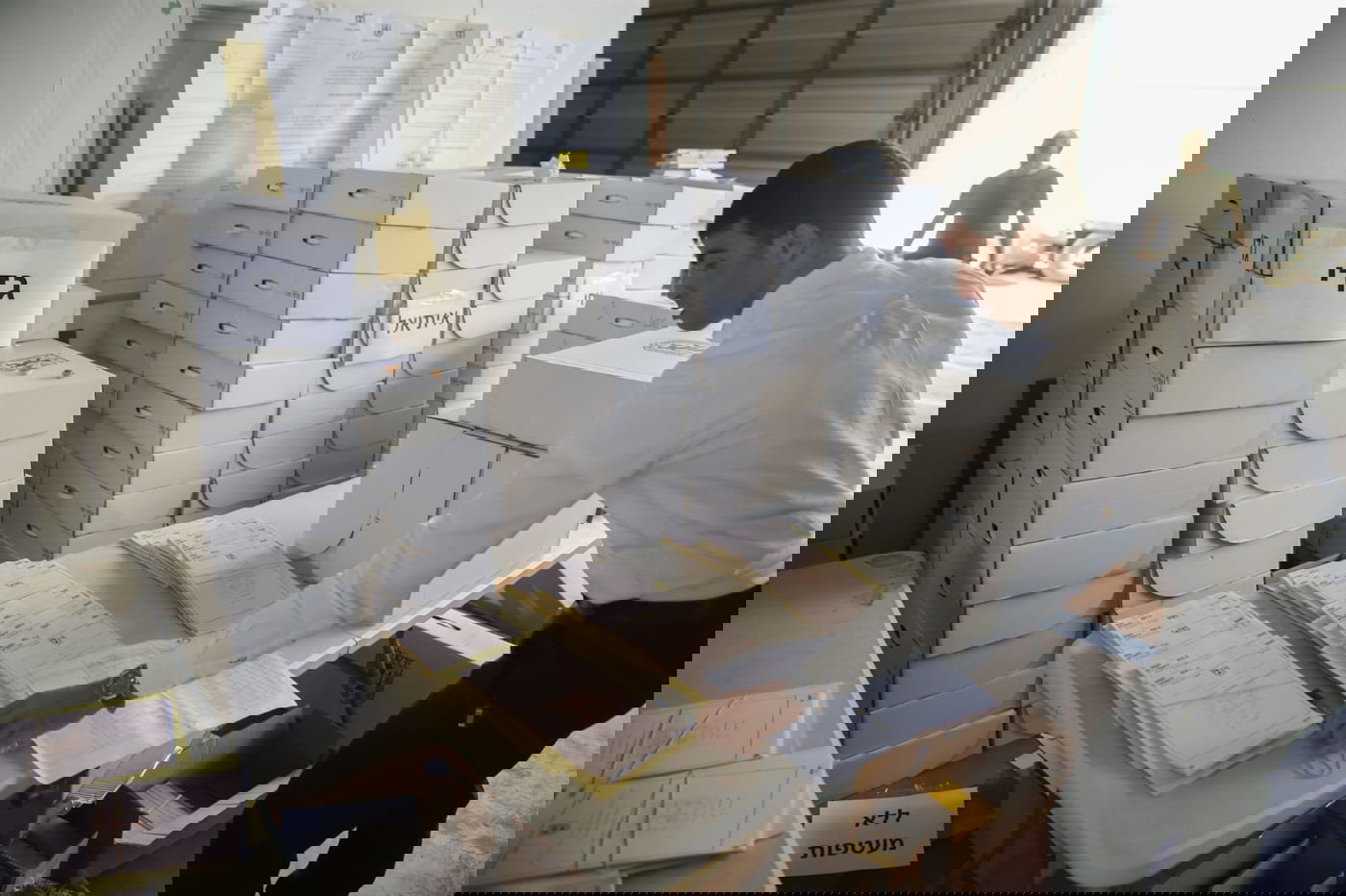 ברקוביץ או ליאון? כך נערכים בעירייה לבחירות