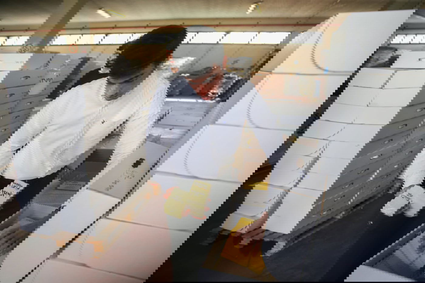 ברקוביץ או ליאון? כך נערכים בעירייה לבחירות