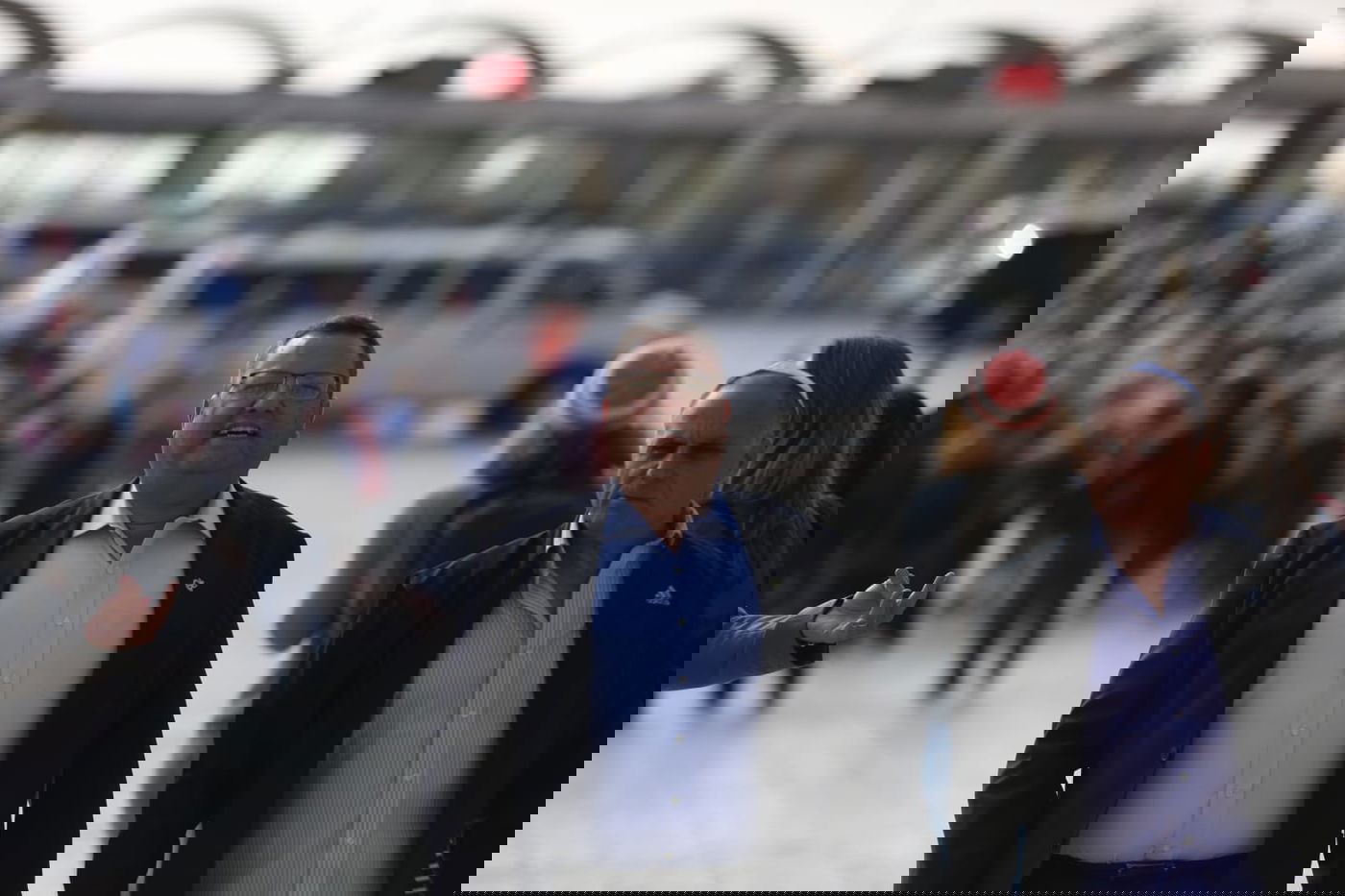 המועמד משה ליאון פתח את יומו בכותל