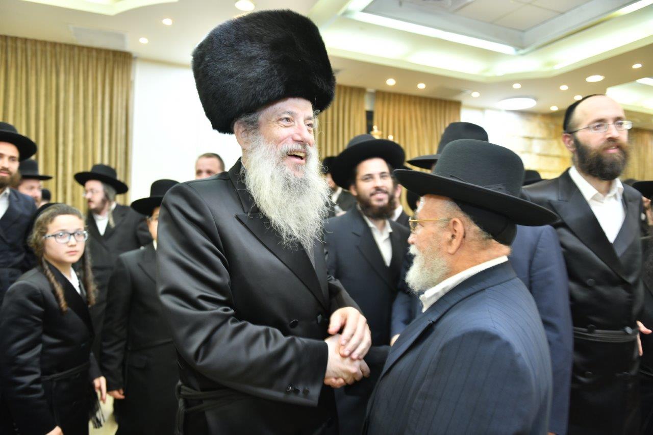 כל המי ומי בחתונת בתו של חנוך זייברט. צפו