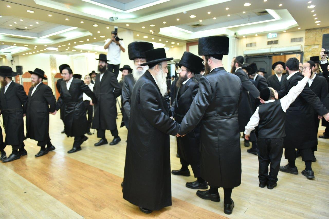 כל המי ומי בחתונת בתו של חנוך זייברט. צפו