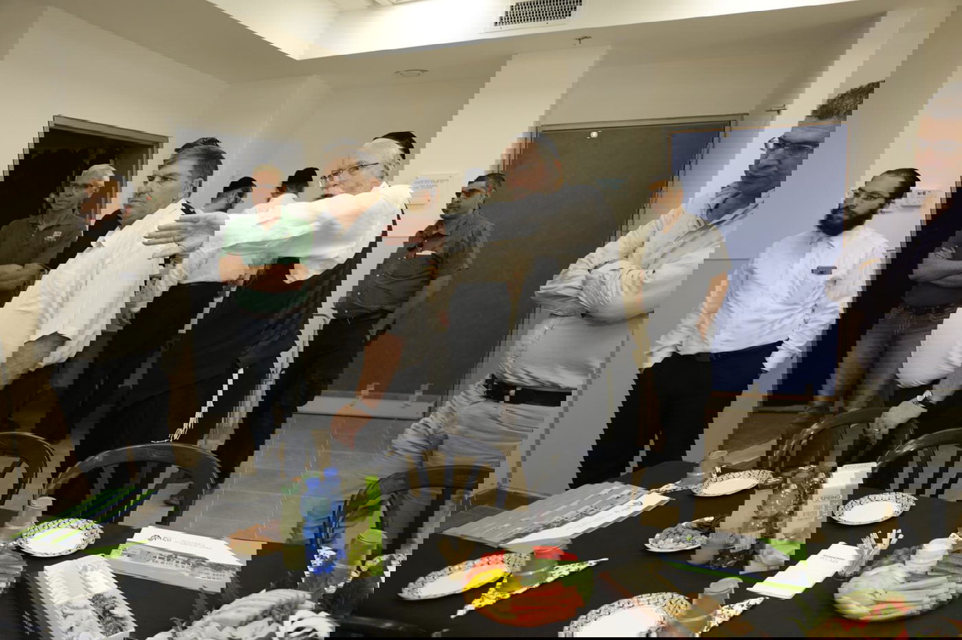 יו"ר קקל מר דני עטר בסיור במרכז 'עלה' בני ברק, עם תפילה לתושבי הדרום