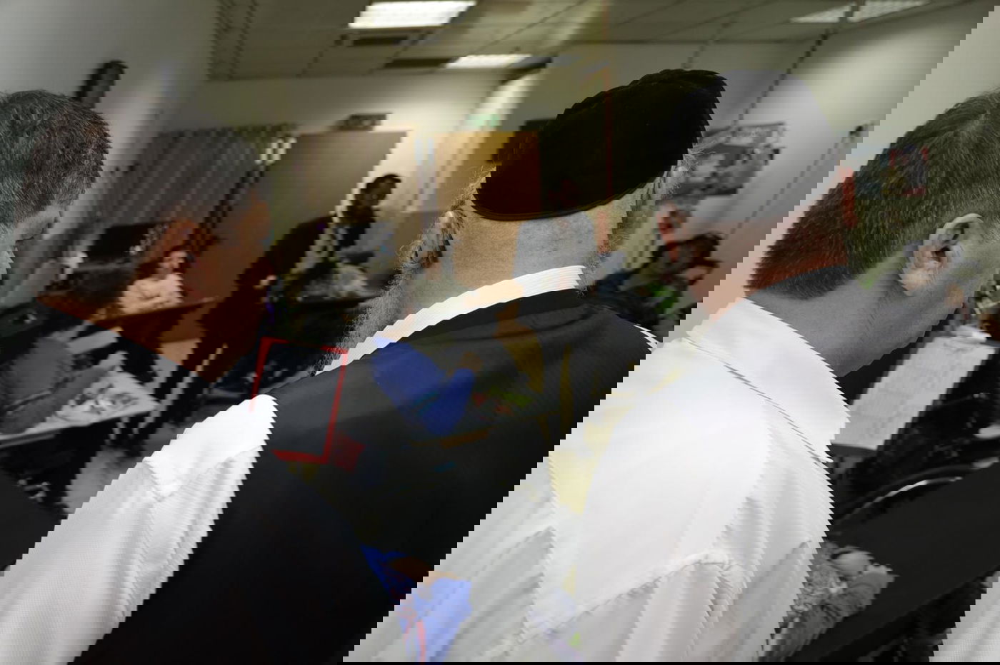 יו"ר קקל מר דני עטר בסיור במרכז 'עלה' בני ברק, עם תפילה לתושבי הדרום