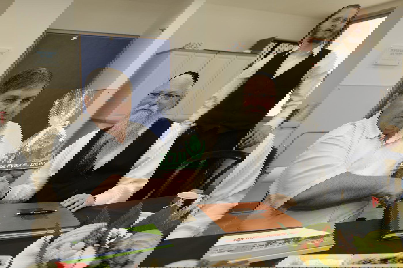 יו"ר קקל מר דני עטר בסיור במרכז 'עלה' בני ברק, עם תפילה לתושבי הדרום