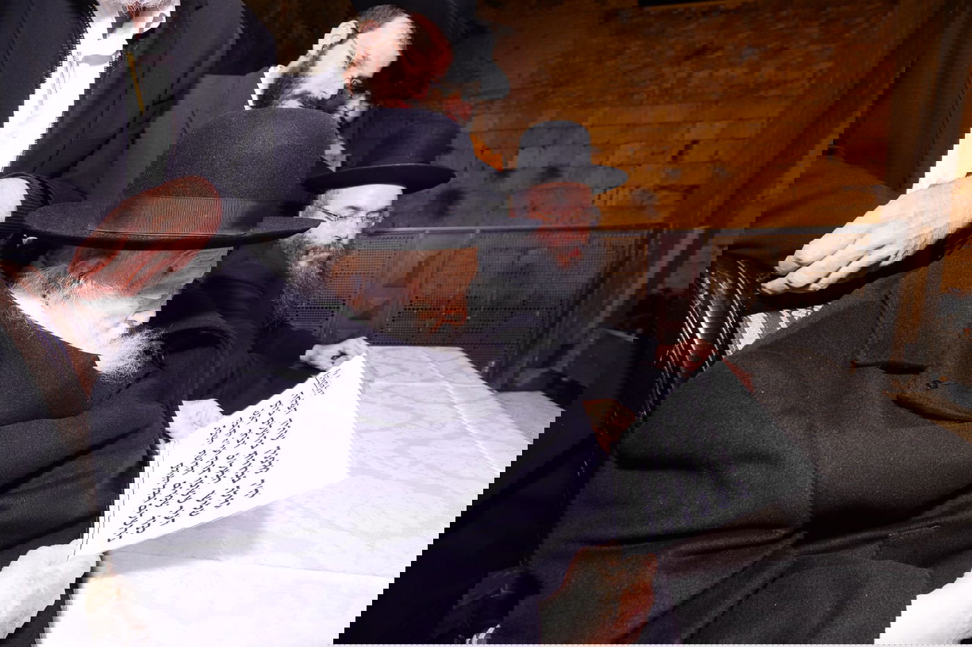 אלפים בעצרת תפילה בכותל המערבי • צפו