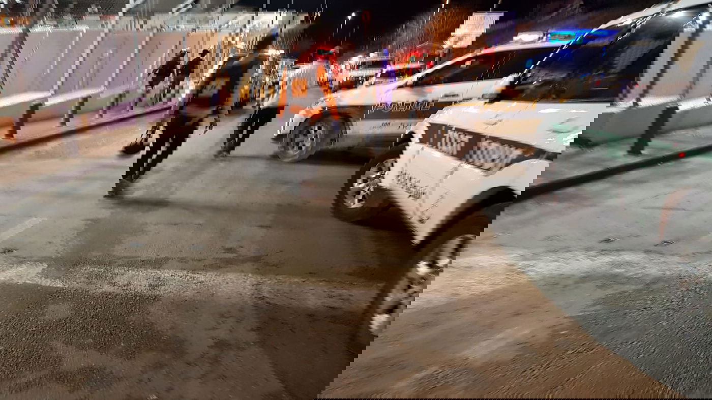 מחבל חדר לתחנת משטרה בירושלים והסתער עם סכין