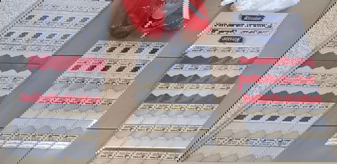 חלק מהסחורה שנמצאה ברכב