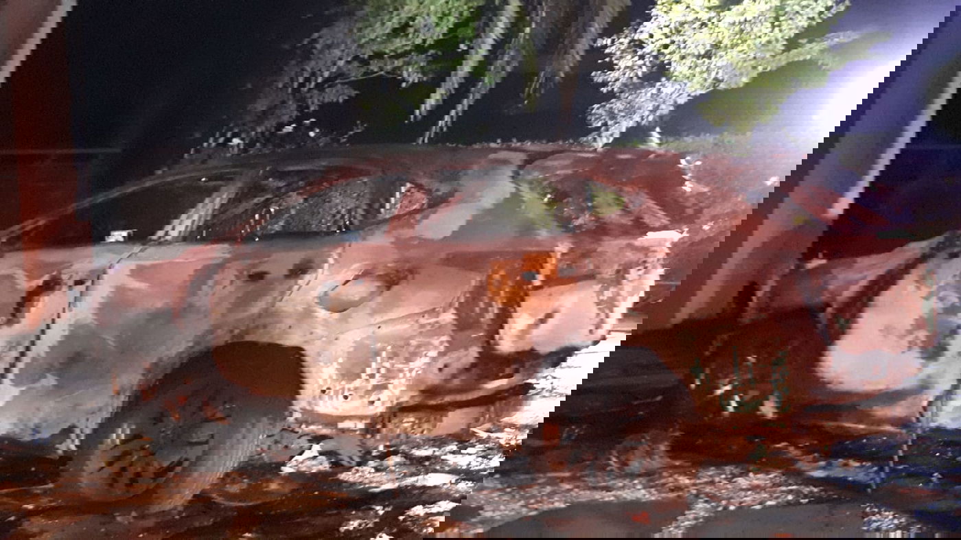 הרכב לאחר הפיצוץ