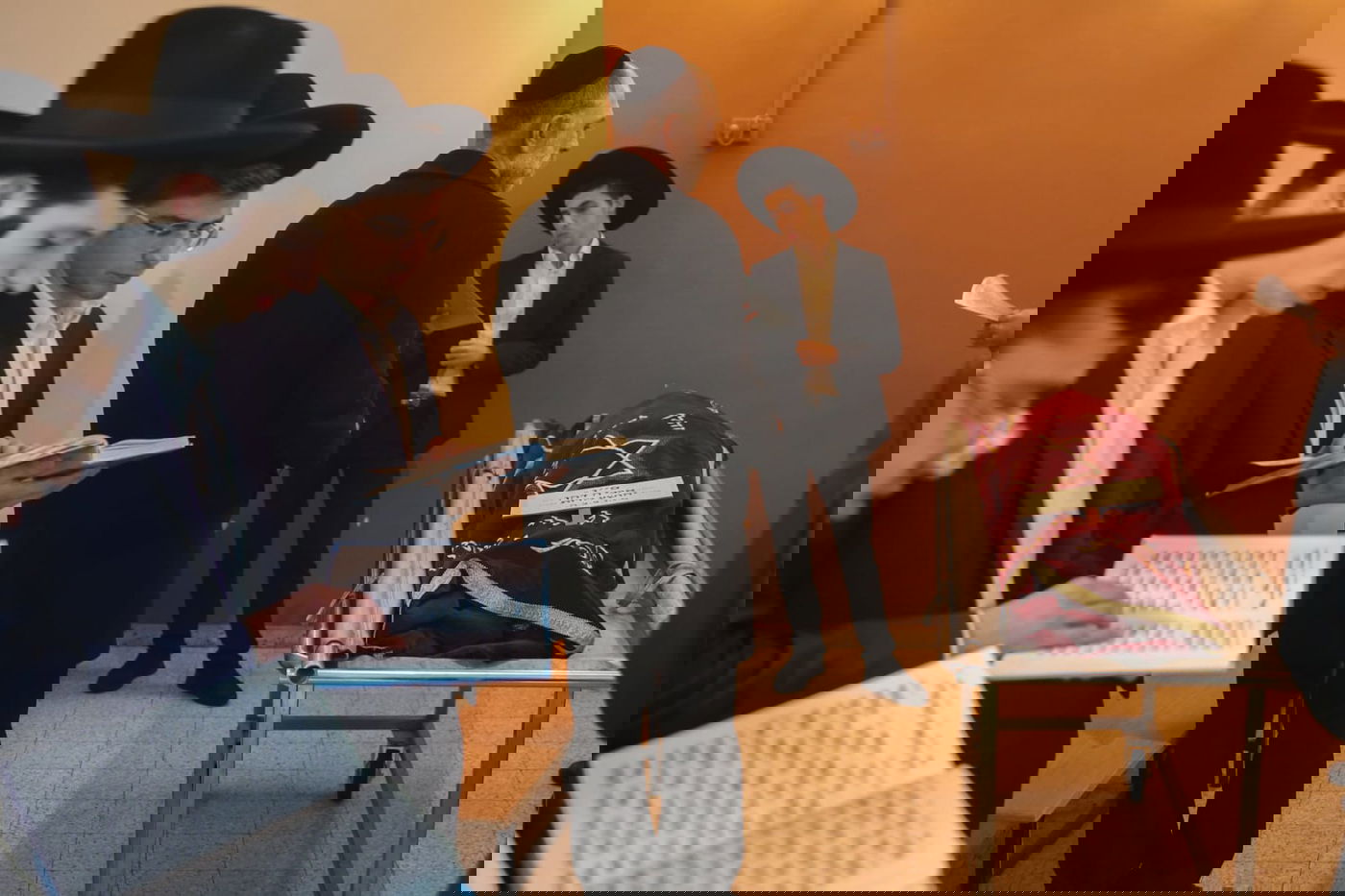 תיעוד קורע לב: הלווית הילדה אביה דהן ע"ה