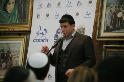 איש העסקים גרמן זכרייב בנאומו