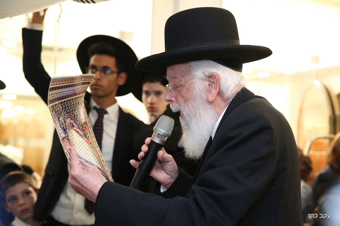 'אור ברוך' ו'אש התלמוד' בחתונה אחת. צפו