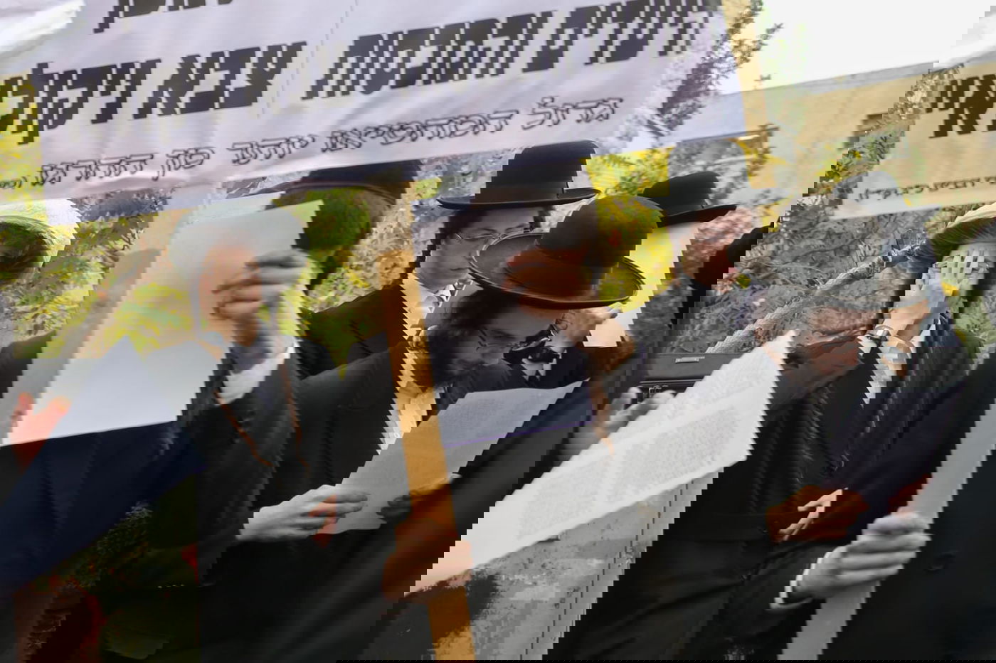 מלשכת הגיוס ועד פרוש: צפו בהפגנת הקיצוניים