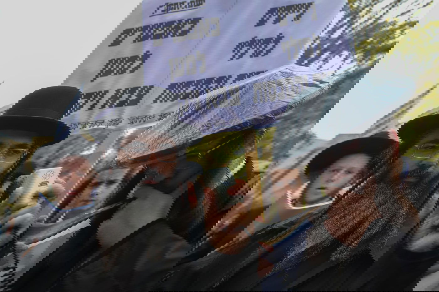 מלשכת הגיוס ועד פרוש: צפו בהפגנת הקיצוניים