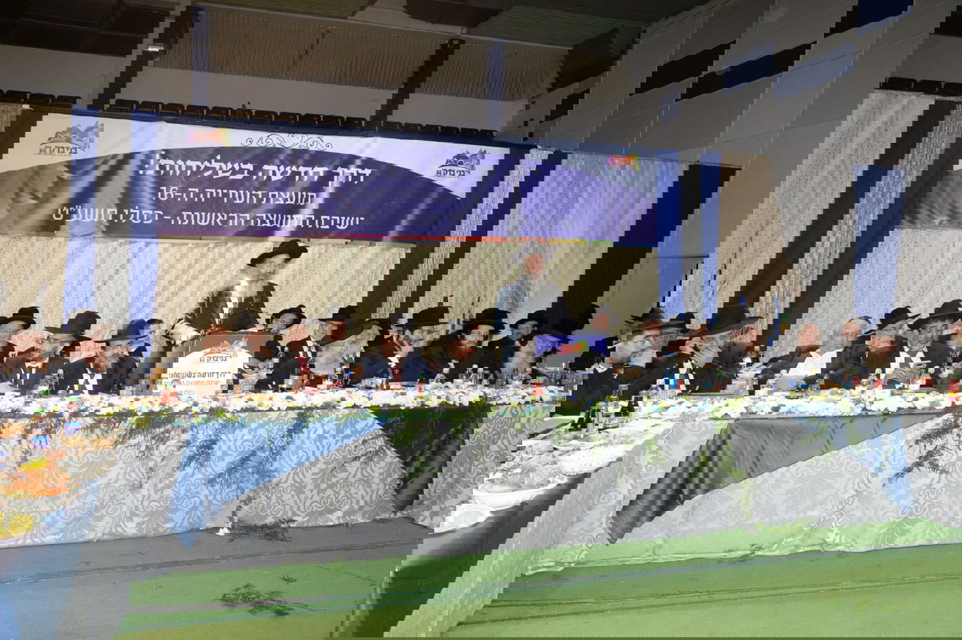 כך נחגגה ישיבת המועצה הראשונה בבני ברק • צפו