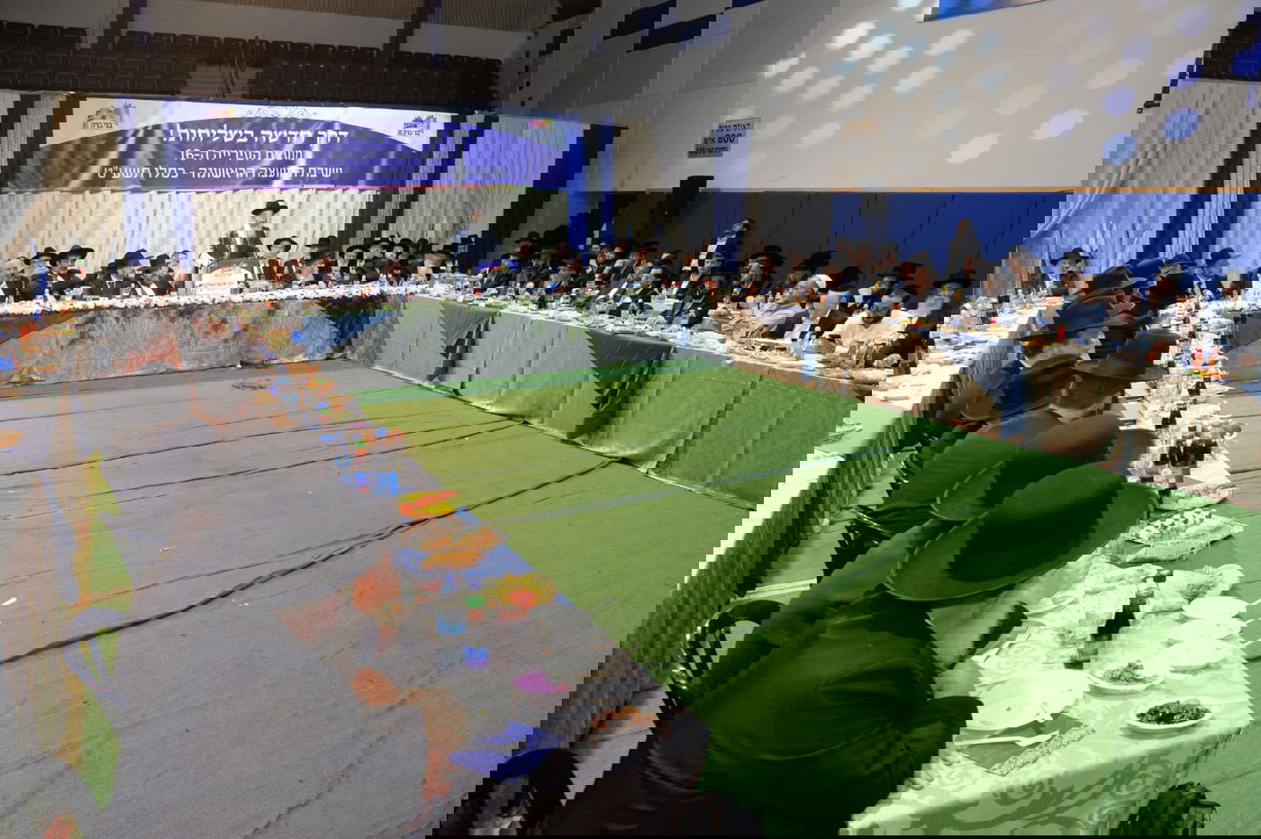 כך נחגגה ישיבת המועצה הראשונה בבני ברק • צפו