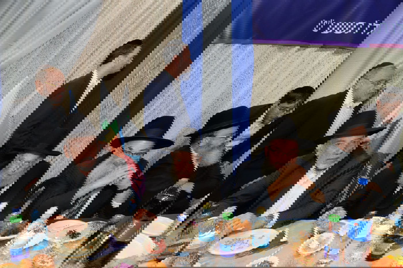 כך נחגגה ישיבת המועצה הראשונה בבני ברק • צפו