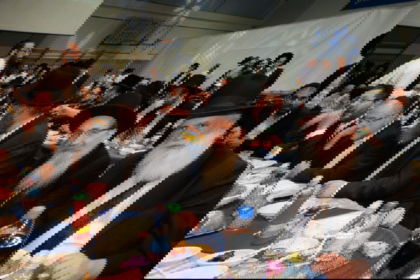 כך נחגגה ישיבת המועצה הראשונה בבני ברק • צפו