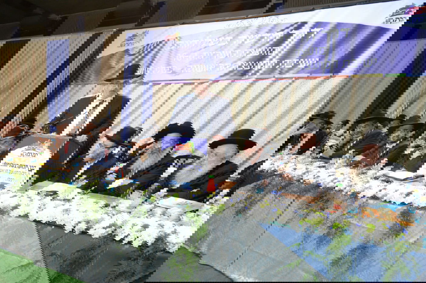 כך נחגגה ישיבת המועצה הראשונה בבני ברק • צפו