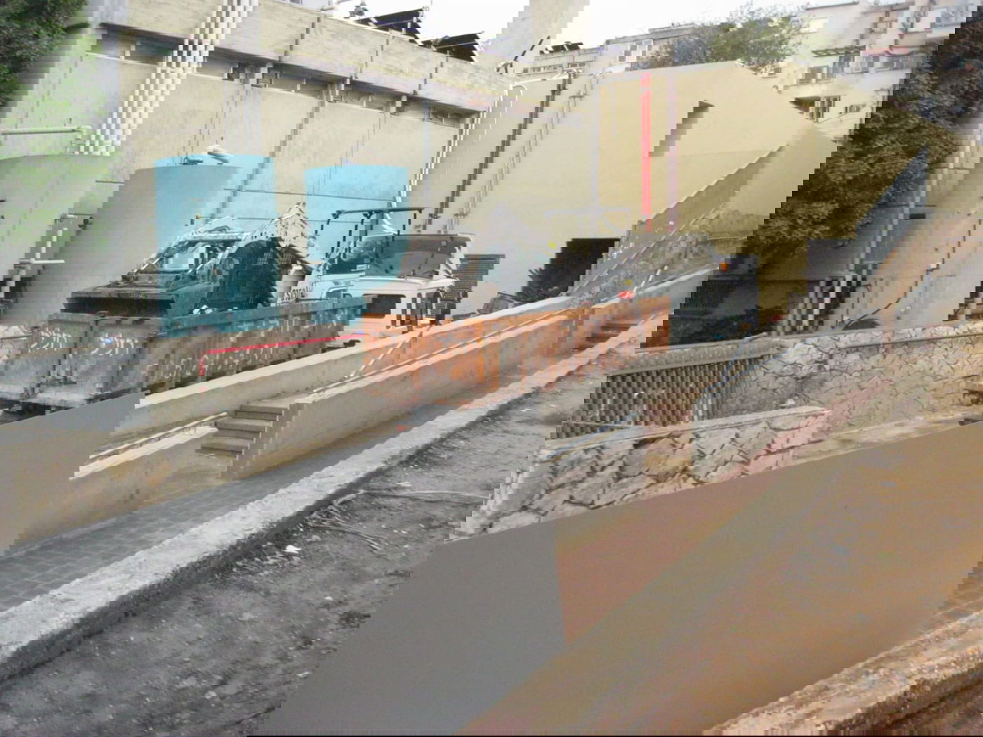 עיריית בני ברק נערכת לפינוי בית כנסת של 'הפלג'