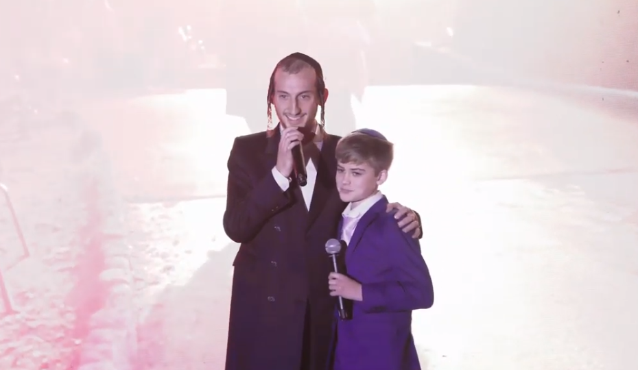 שלום למר ודוד היל ריגשו את הקהל בדינר