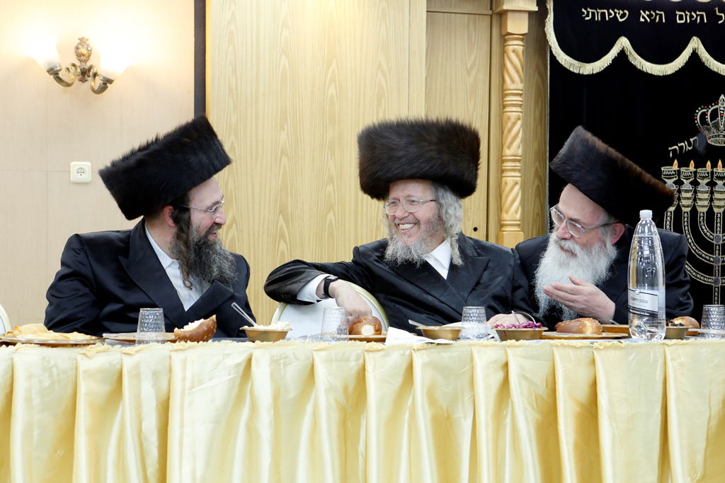 המתמידים החלו בכתיבת ס"ת לע"נ רבם זצ"ל • וידאו וגלריה