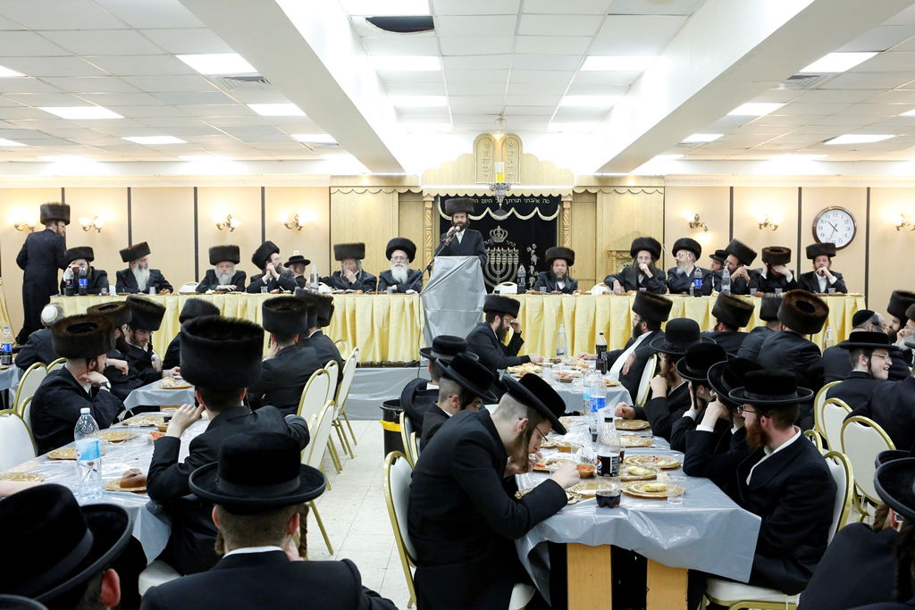 המתמידים החלו בכתיבת ס"ת לע"נ רבם זצ"ל • וידאו וגלריה