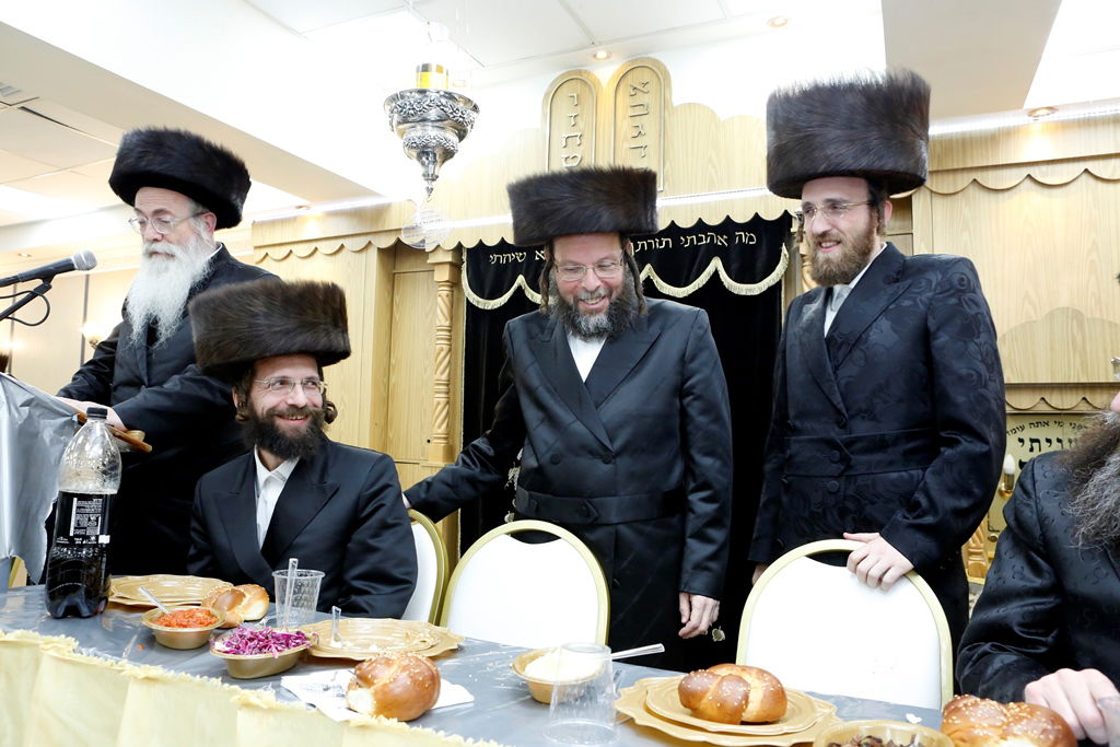 המתמידים החלו בכתיבת ס"ת לע"נ רבם זצ"ל • וידאו וגלריה