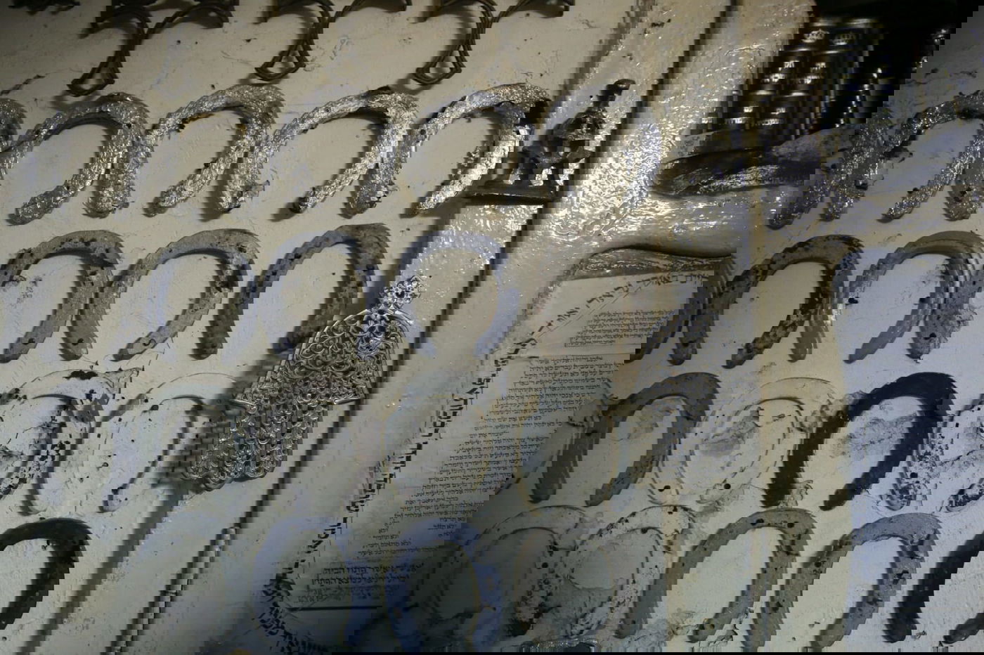 האספן החרדי שהתאהב ב...פרסות סוסים