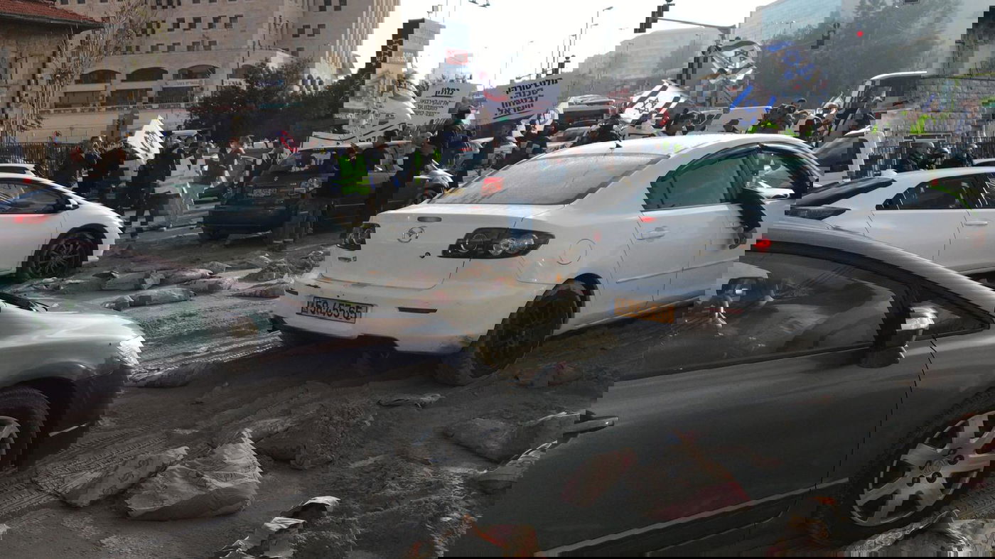 עובדי המלט חסמו את הכניסה לירושלים