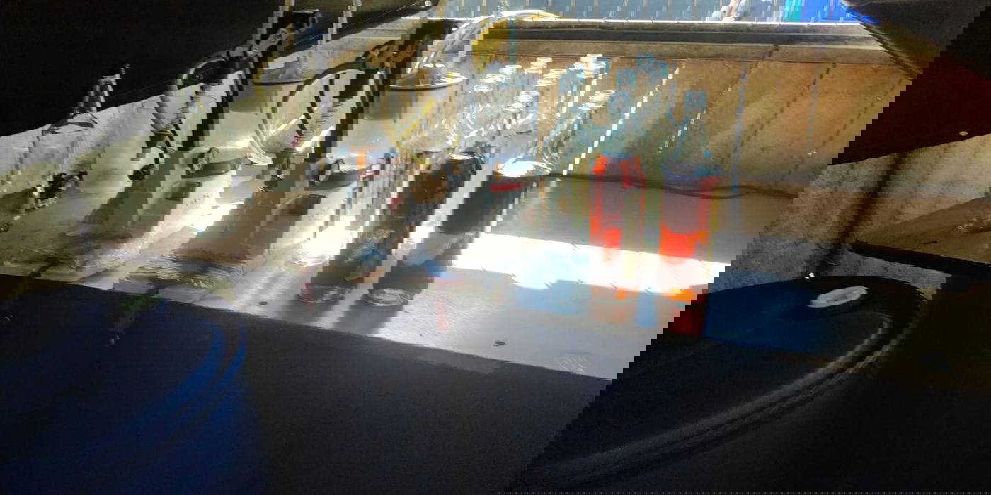 דרום: נחשפה מעבדה לייצור אלכוהול מזויף