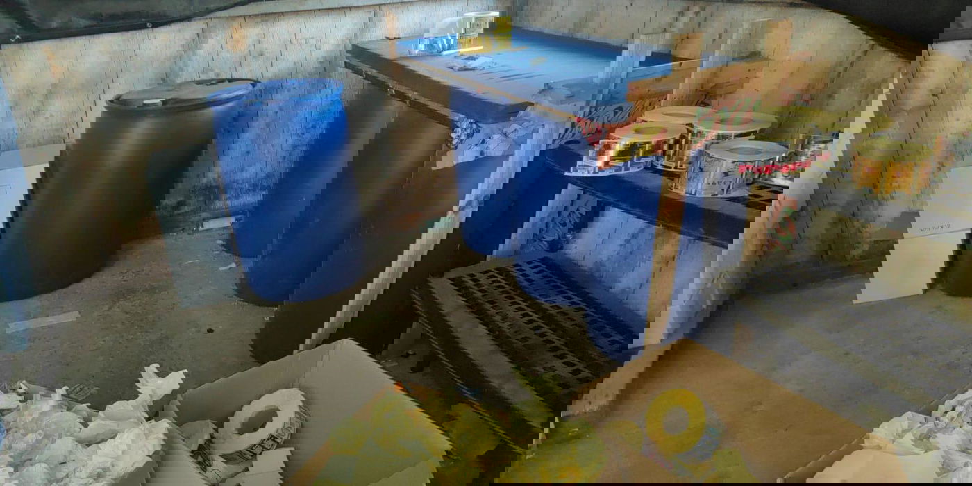 דרום: נחשפה מעבדה לייצור אלכוהול מזויף