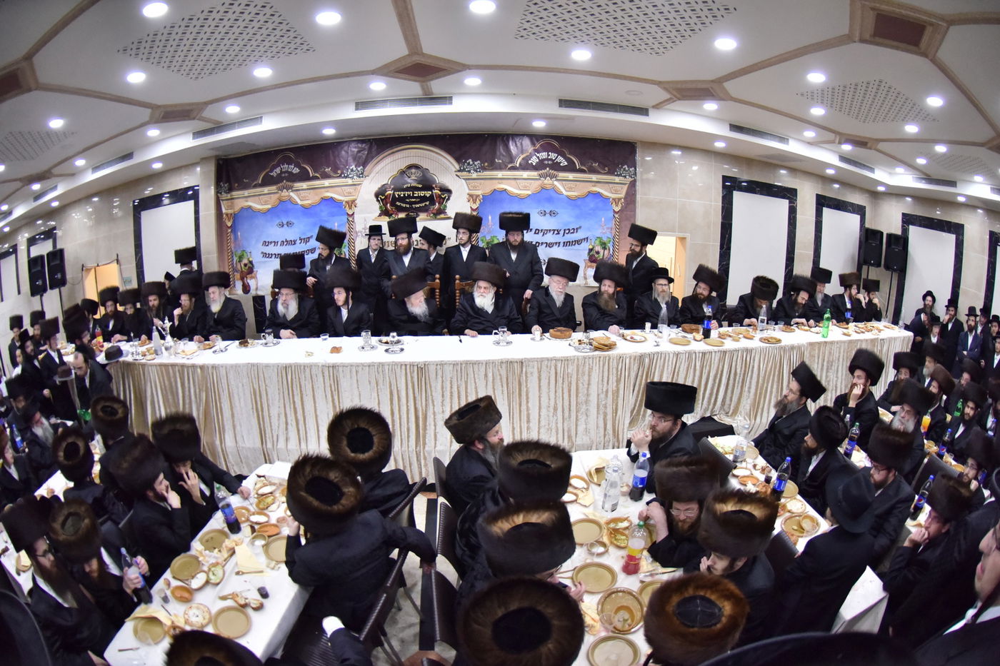 שבע ברכות בחצר קוסוב ויז'ניץ. תיעוד