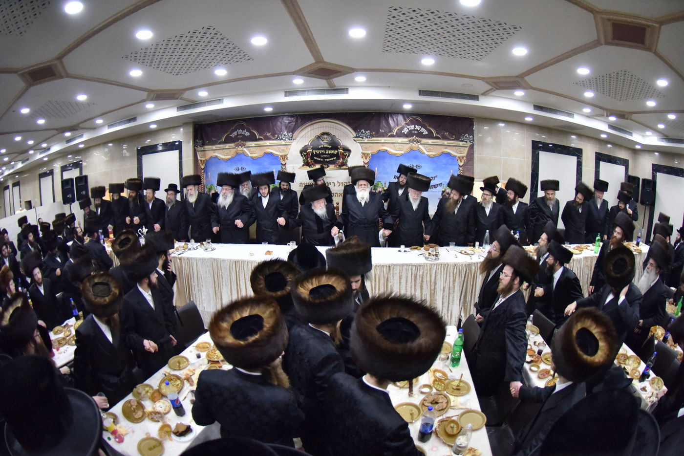 שבע ברכות בחצר קוסוב ויז'ניץ. תיעוד