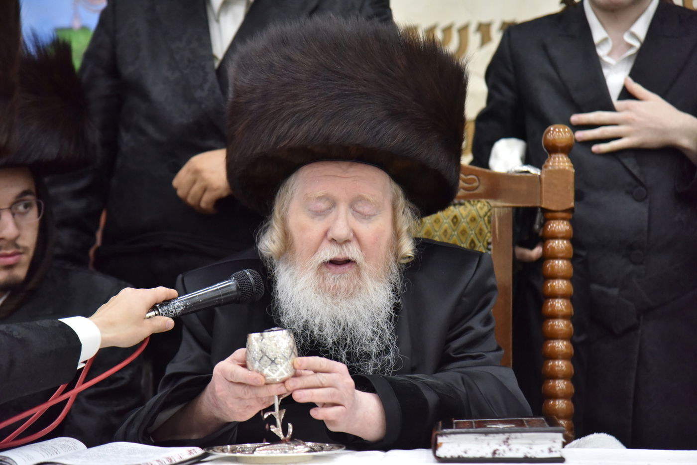 שבע ברכות בחצר קוסוב ויז'ניץ. תיעוד