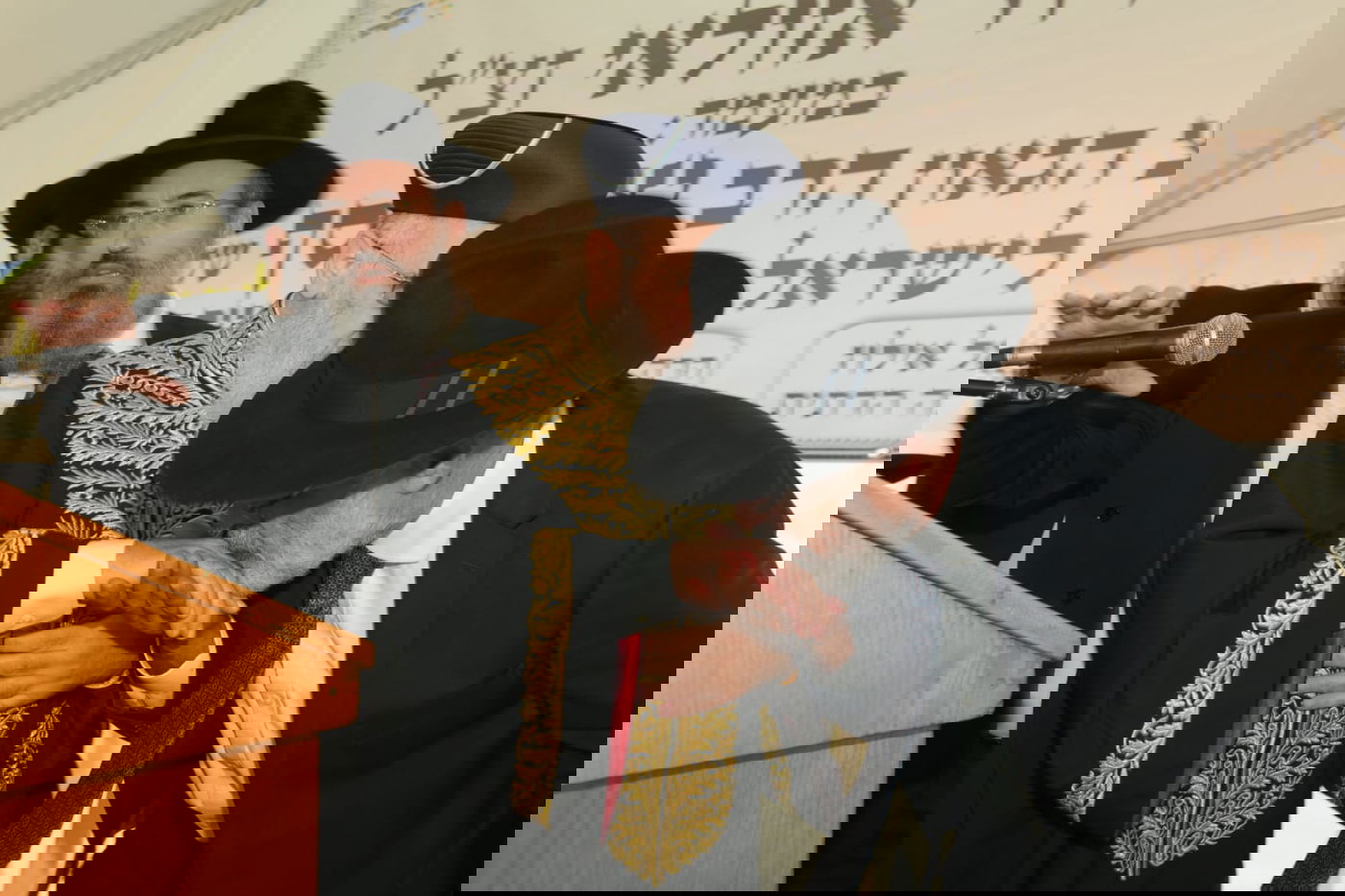 הראשון לציון הגר"י יוסף איחל לרון קובי: "שהקב"ה יחזיר אותו בתשובה שלימה"