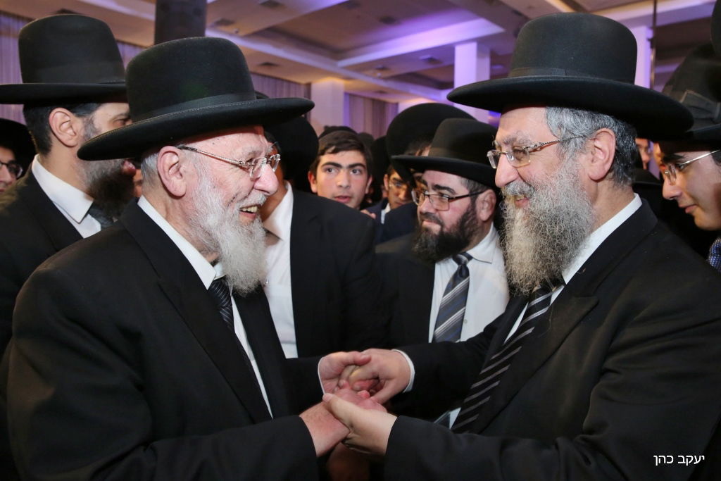 בכירי הרבנים לצד בכירים פוליטיים בשמחת נשיא המועצת