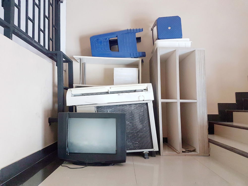 מותר לסלק חפצים משטחי הרכוש המשותף?