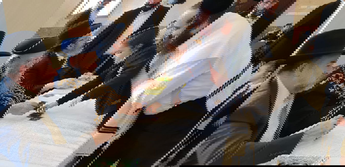 צפו: ילדי ירושלים קיבלו 'מטבע' מהראשל"צ הגאון רבי אליהו בקשי דורון