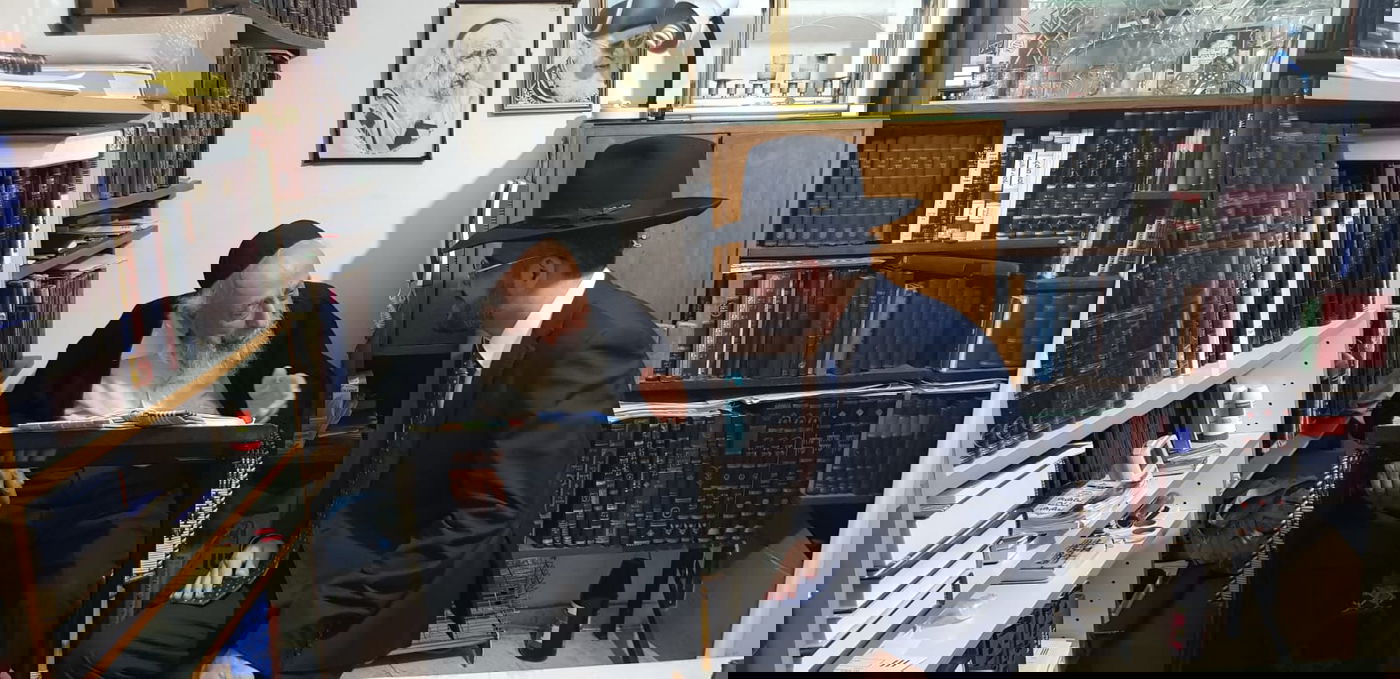 הסגן השס"י בב"ב בבתי גדולי ישראל