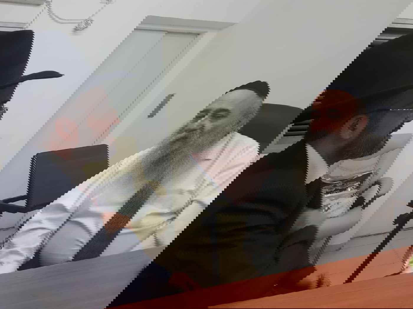 הסגן השס"י בב"ב בבתי גדולי ישראל