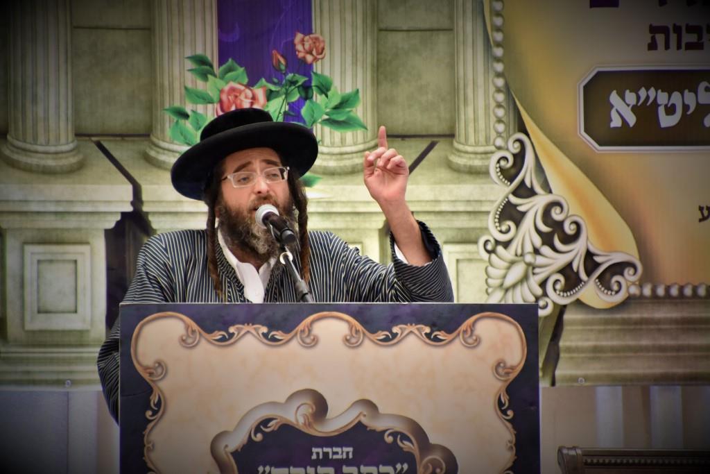 מעמד חלוקת פרסים לבחורי ישיבות 'תולדות אהרן'