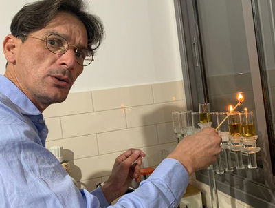 נרות החנוכה של הברנז'ה • צפו בתיעוד