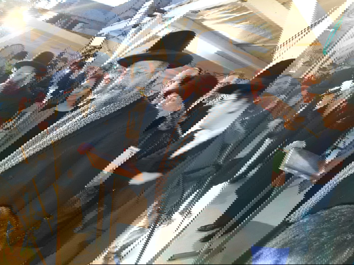 רבה של באר שבע הדליק נר שלישי בכותל