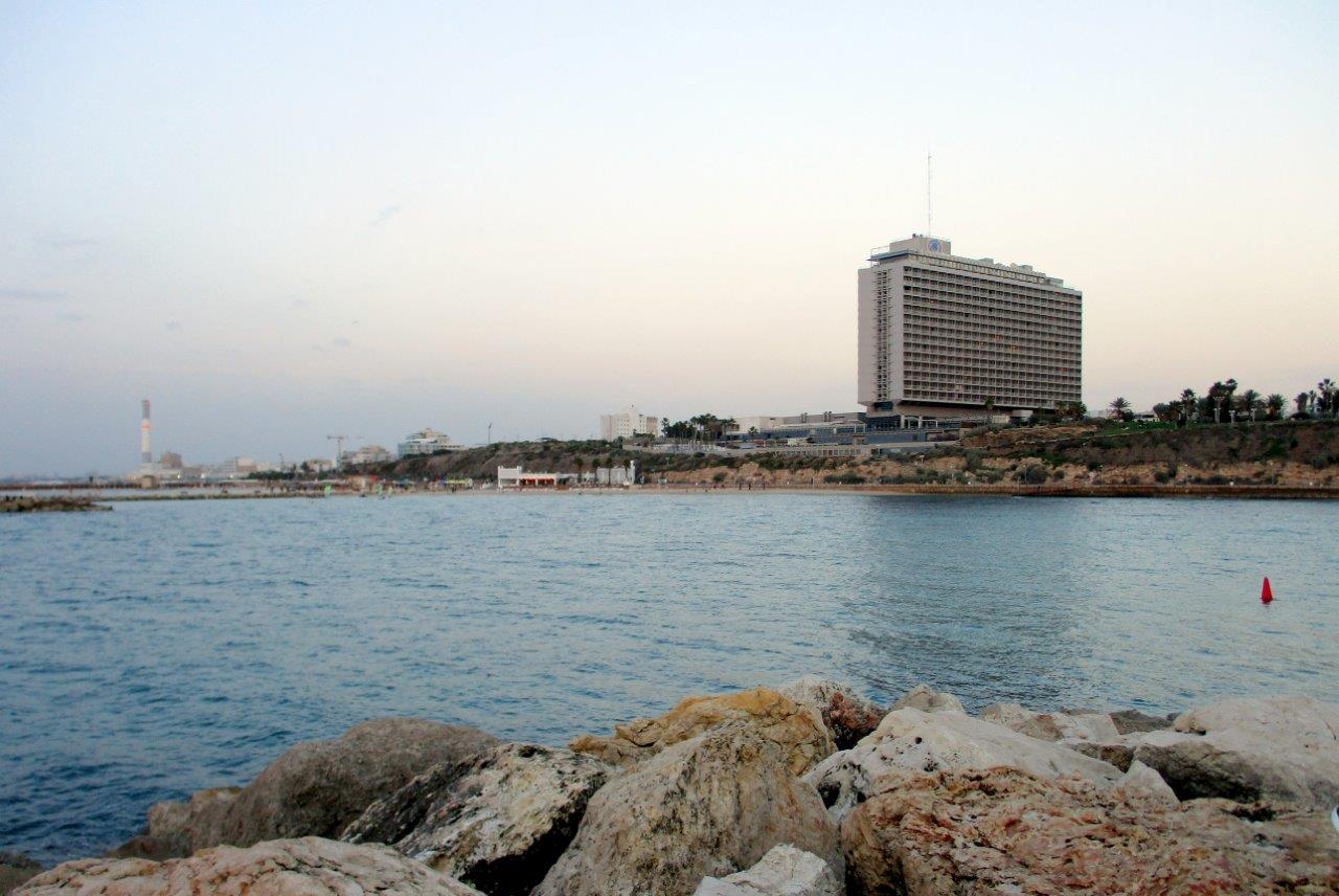 טיול מצולם לחופי תל אביב והמרינה • צפו