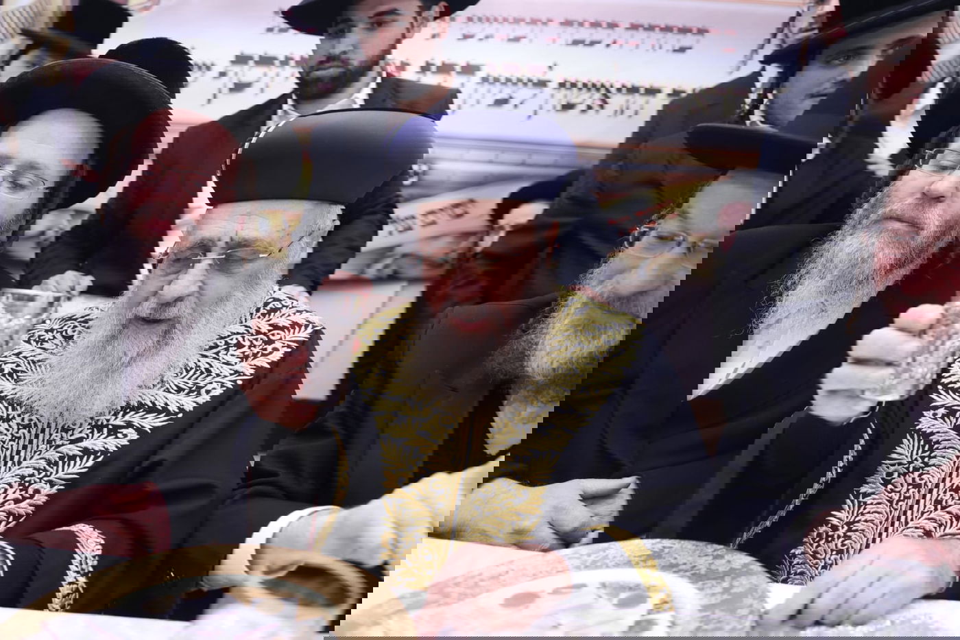 "לחיים, לחיים"; הראשון לציון בישיבה החסידית