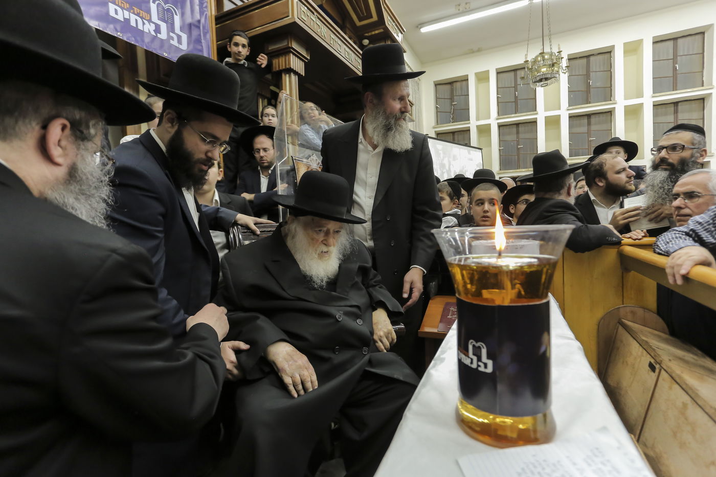 לומדי בתי המדרש והמדרשות לצעירים 'מתחזקים' של 'לב לאחים' גדשו את בית הכנסת 'לדרמן' בבני ברק