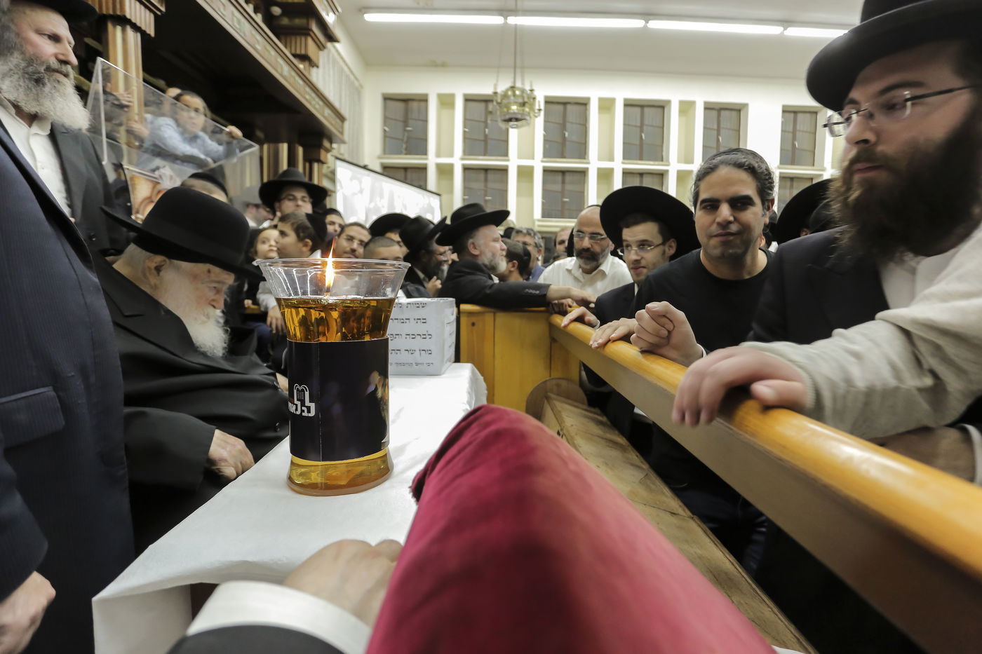 לומדי בתי המדרש והמדרשות לצעירים 'מתחזקים' של 'לב לאחים' גדשו את בית הכנסת 'לדרמן' בבני ברק